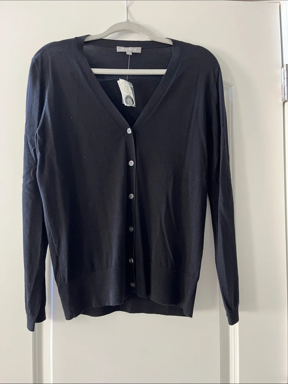 NWT Neiman Marcus Classic Black V-Neck Cashmere Button Cardigan Sweater - Women - Picture 1 of 1
